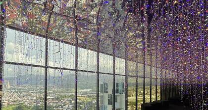 Dushi Secret Apartment for max 8 guests
on the 25th floor with amazing view