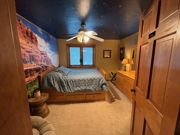 7 bedrooms, desk, iron/ironing board, WiFi