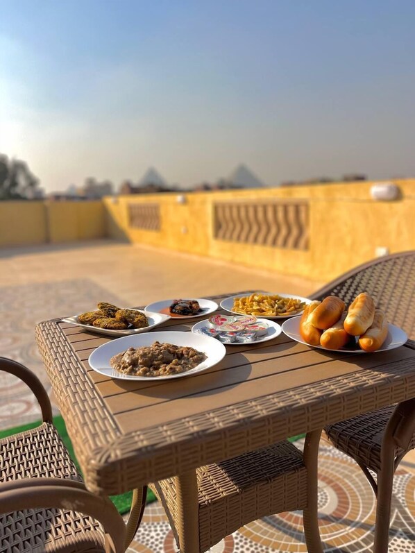 Free daily full breakfast - mohamed hassan (Giza)