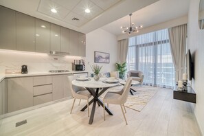 Dining - Sizeable 1BR at Azizi Riviera 35, Al Merkadh by Deluxe Holiday Homes (Dubai)