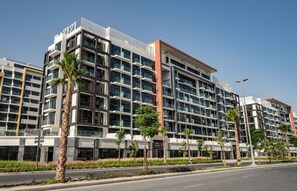 Exterior - Sizeable 1BR at Azizi Riviera 35, Al Merkadh by Deluxe Holiday Homes (Dubai)