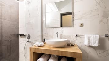 Executive Suite | Bathroom