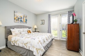 3 slaapkamers, een strijkplank/strijkijzer, wifi, beddengoed