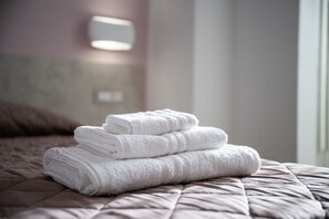 Standard Room, 1 Bedroom | Memory foam beds, desk, laptop workspace, soundproofing - Mare Nostrum Apartment (Cagliari)