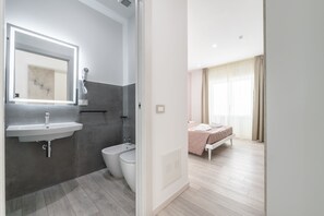 Ducha, cabezal de ducha tipo lluvia, artículos de tocador gratuitos