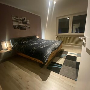 1 soverom, skrivebord, wi-fi og sengetøy