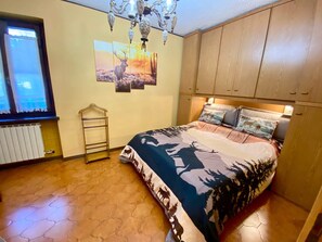 1 bedroom, iron/ironing board