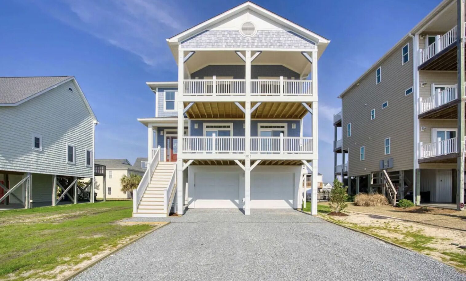 NEW Luxury Retreat - Ocean views, Elevator, Hot Tub, & only 3 min. walk to beach