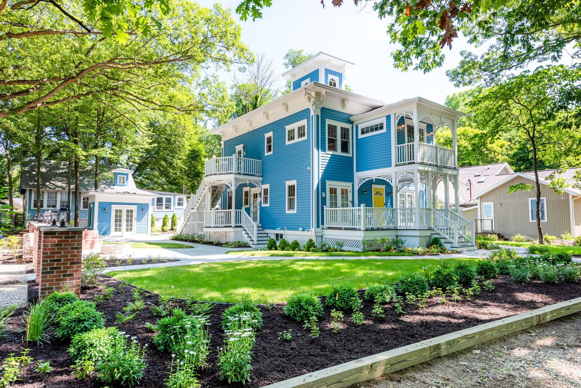 (3 Nt Min!) One of Five Units in Union Pier with Private Beach Access!