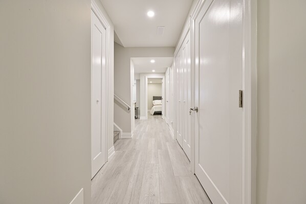 Interior - Upscale Space - 5 min from Square One (Mississauga)