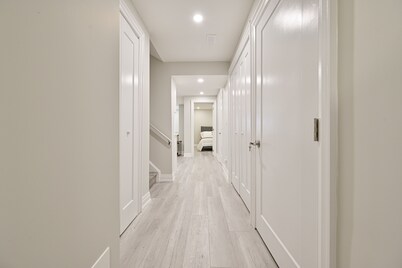 Upscale Space - 5 min from Square One