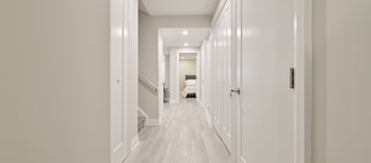 Upscale Space - 5 min from Square One