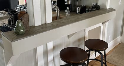 Coastal Daze Cottage on Famous Chincoteague Island! Come see the wild ponies!