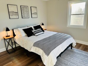 3 habitaciones, caja de seguridad en la habitación y escritorio 