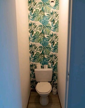 Handtücher, Seife, Toilettenpapier
