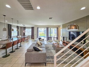 Smart TV, table football, ping pong - Last Minute Disney! Private Pool, Game Room & Themed Bedrooms. Book Now! #56117 (Orlando)