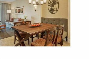 Dining - Top Destination in Orlando, FL - 2 Bd Condo - Room for the whole family. (Orlando)