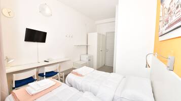 1 camera, una scrivania, Wi-Fi gratuito, lenzuola