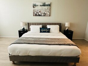 4 bedrooms, iron/ironing board, free WiFi, bed sheets - Spacious Luxe Retreat for family and groups Austin (Round Rock)