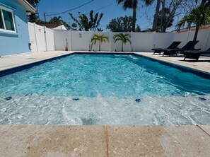 A heated pool - Come live by the Beach with Pool! (Indian Rocks Beach)