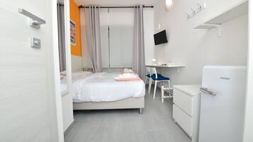 1 slaapkamer, een bureau, gratis wifi, beddengoed