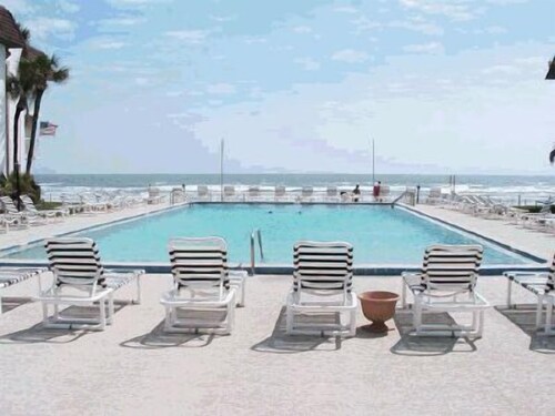 BEAUTIFUL OCEAN VIEW, 2 BEDROOM CONDO. UNBELIEVABLE DISCOUNT.  ENJOY OFF SEASON.