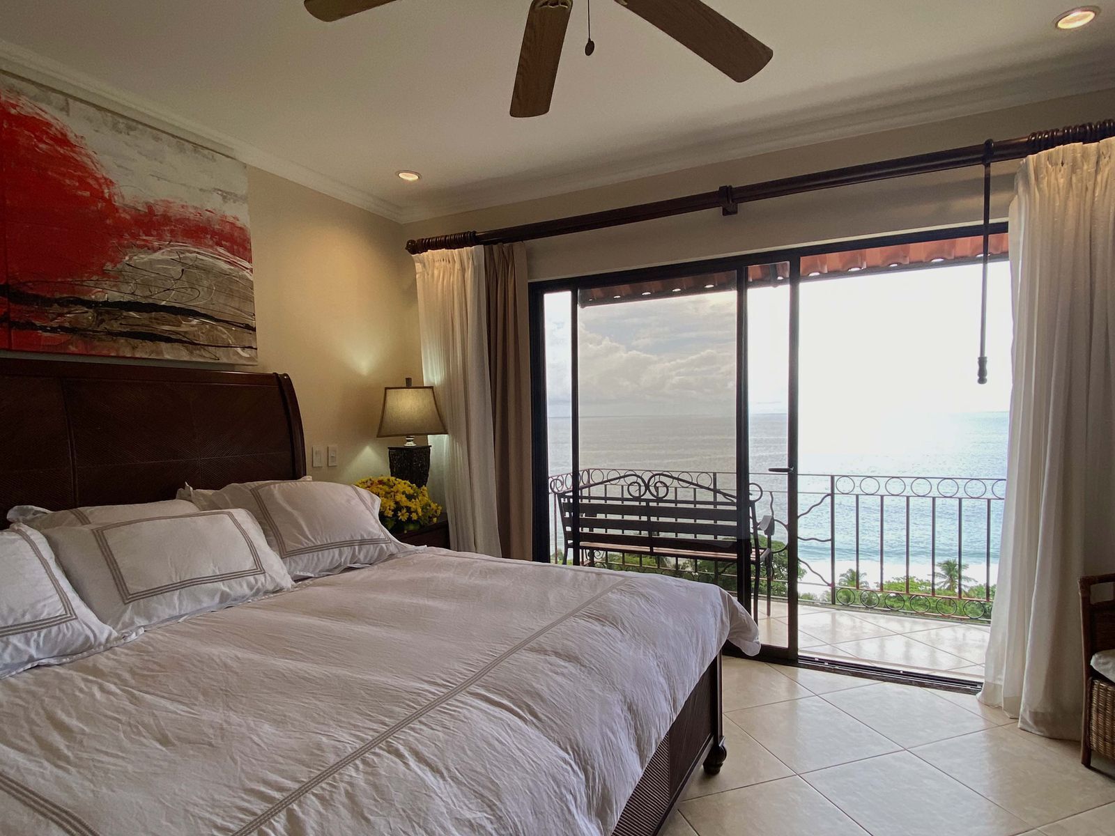 3 quartos, ferros/tábuas de passar roupa, Wi-Fi, roupa de cama