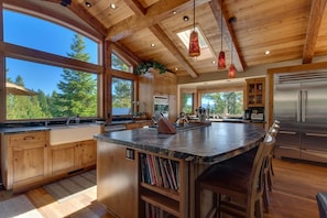 Coffee/tea maker, cookware/dishes/utensils - Indulge in Mountain Luxury at Wolf Ridge (Carnelian Bay)
