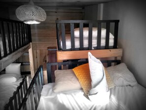 Slaapzaal | Luxe beddengoed, pillowtop-bedden, individueel gedecoreerd