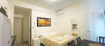 Single room with private bathroom