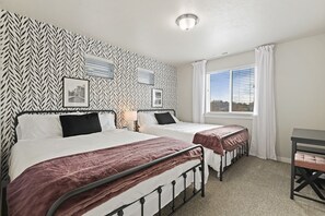 3 soverom, strykejern/-brett, wi-fi og sengetøy