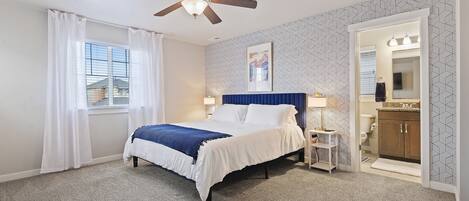 3 chambres, fer et planche à repasser, Wi-Fi, draps fournis