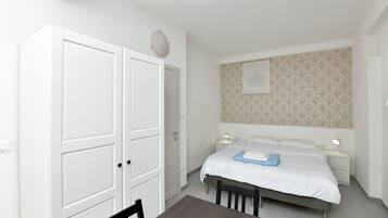 1 chambre, bureau, Wi-Fi gratuit, draps fournis