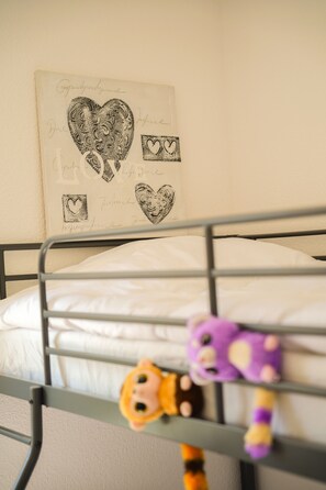 2 bedrooms, desk, iron/ironing board, travel crib