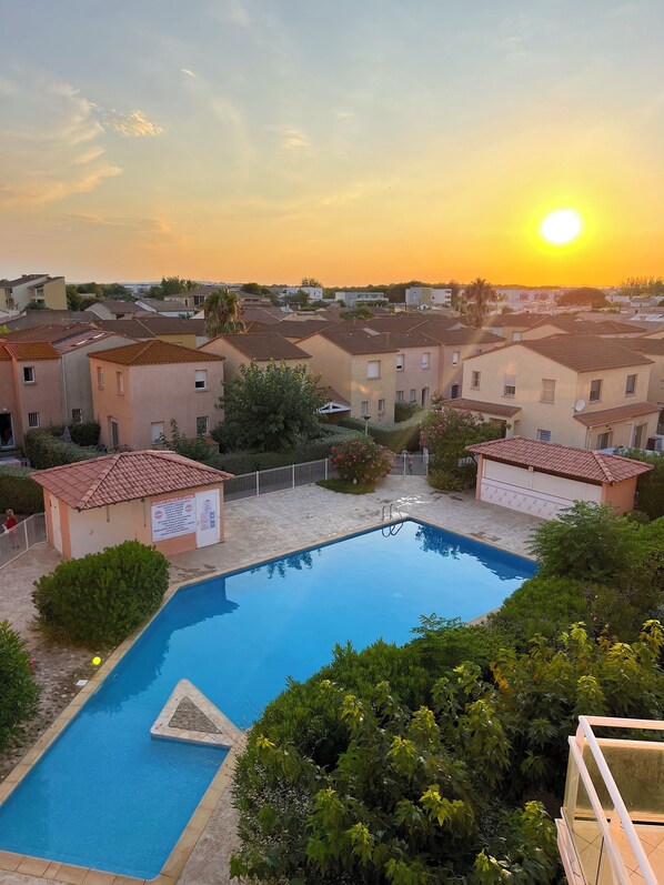 Outdoor pool - Maison Plein Pied Avec Piscine. A 5 Minutes de la Mer, Idéal Pour les Familles (Valras-Plage)