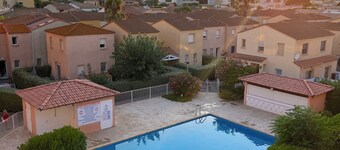 Family house 50m from the beach – Pool & Terrace