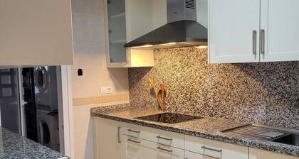 Apartamento de 3 Habitaciones con JardĂn Privado