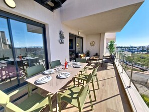Outdoor dining - Penthouse Apartment with Sea and Pool Views (San Javier)