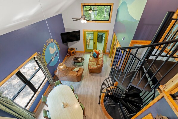 Classic Cabin | 7 bedrooms, iron/ironing board, free WiFi, bed sheets - Backwoods Retreat (Horse Shoe)