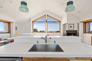 Fridge, microwave, oven, stovetop - Beautiful meadow home, 100 yards from Bluff Trail, Newly Renovated (Sea Ranch)