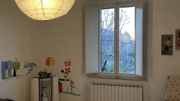 3 chambres, fer et planche Ă  repasser, draps fournis
