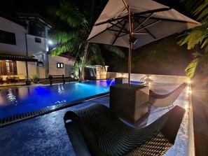 Outdoor pool, free pool cabanas, pool umbrellas - Ellakanda Nature Villa  (Welipenna)