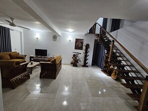 Fridge, oven, toaster, rice cooker - Ellakanda Nature Villa (Welipenna)