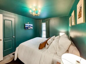 2 makuuhuonetta, silitysrauta/-lauta, Wi-Fi, vuodevaatteet