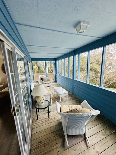 Hot tub, Oceanside- located in the heart of Emerald Isle! AMAZING LOCATION!!