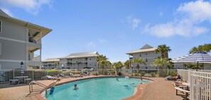 A heated pool - CoastalBungalow-Renovated 2BR/2BA Beachside Villa! (Santa Rosa Beach)