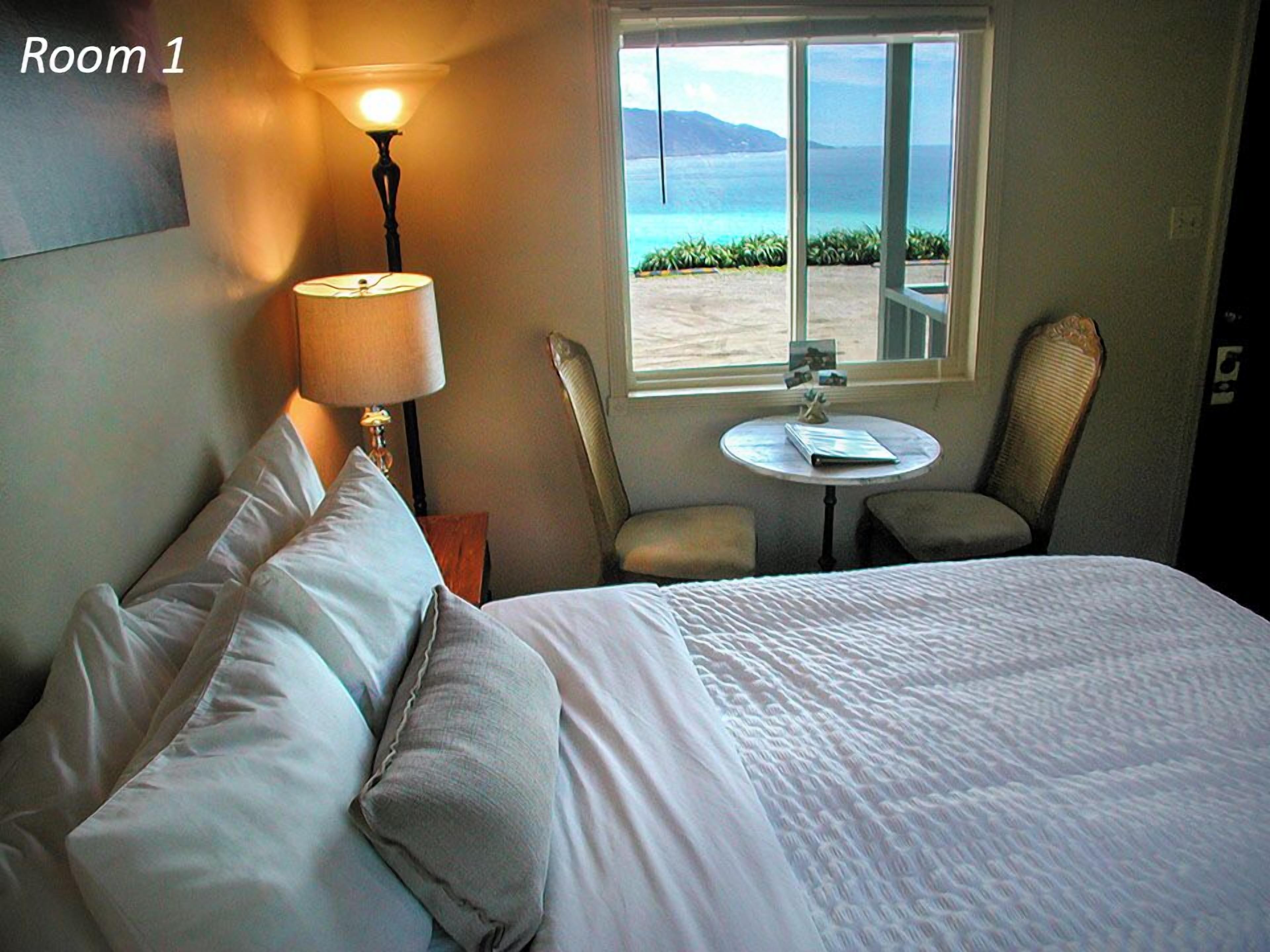 Basic Room | Living area