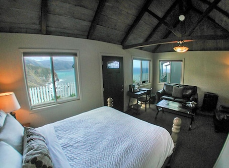 Premium Room | Living area. Lucia Lodge