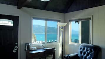 Premium Room | Free WiFi, bed sheets