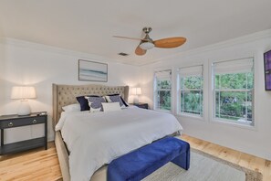 4 soveværelser, skrivebord, strygejern/strygebræt, Wi-Fi